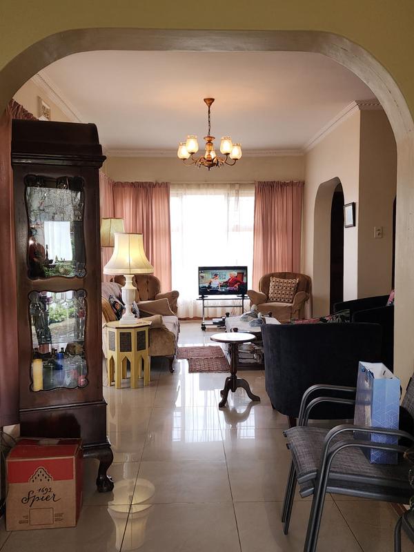 4 Bedroom Property for Sale in Gleemoor Western Cape